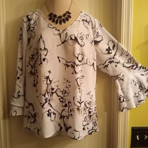 Apt. 9 bell sleeve blouse